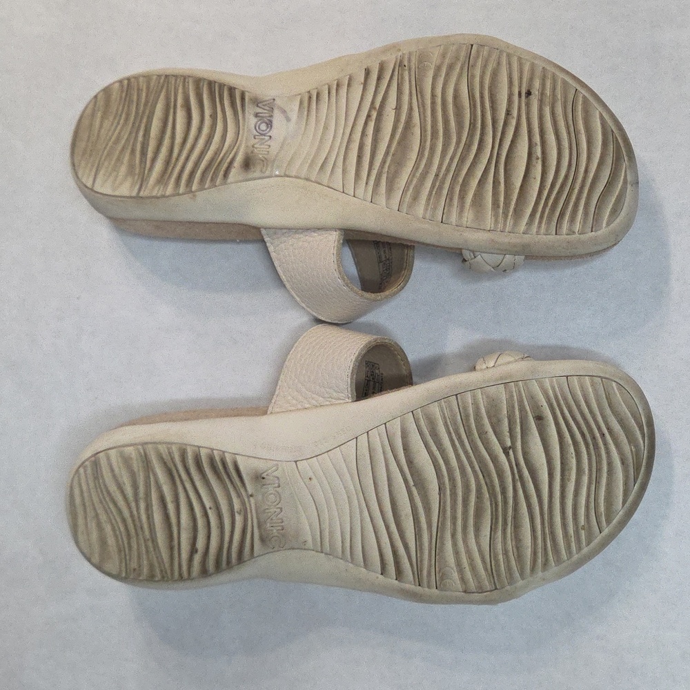 Vionic Jeanne Sandals - Picture 7 of 8
